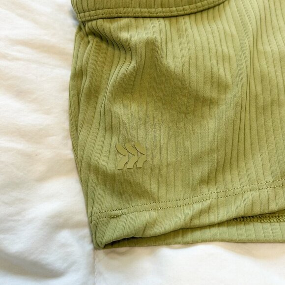 All In Motion Green Ribbed Sports Bra Crop Top Women’s Medium Activewear - Picture 5 of 5
